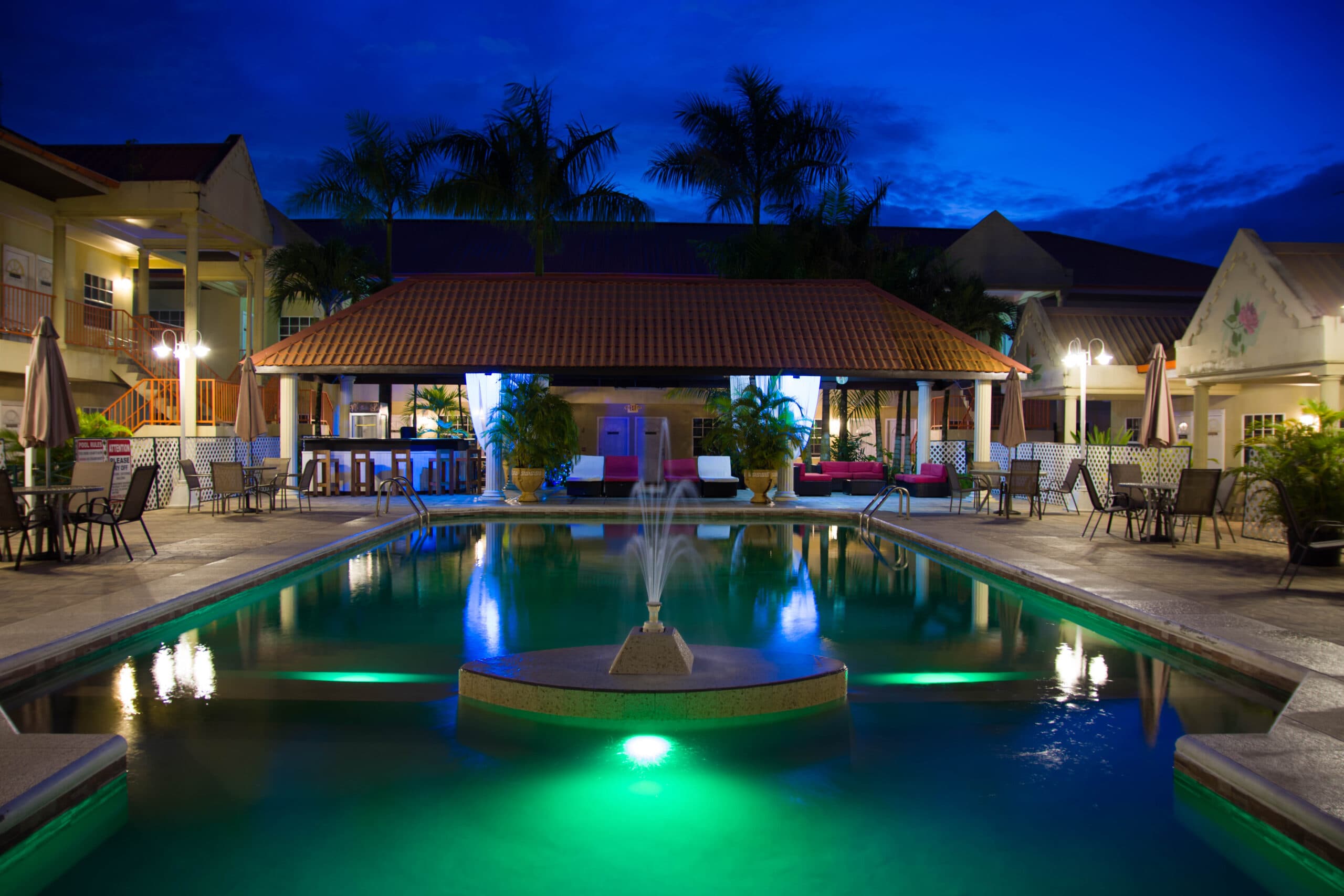 Hotel North Resort swimming pool at night